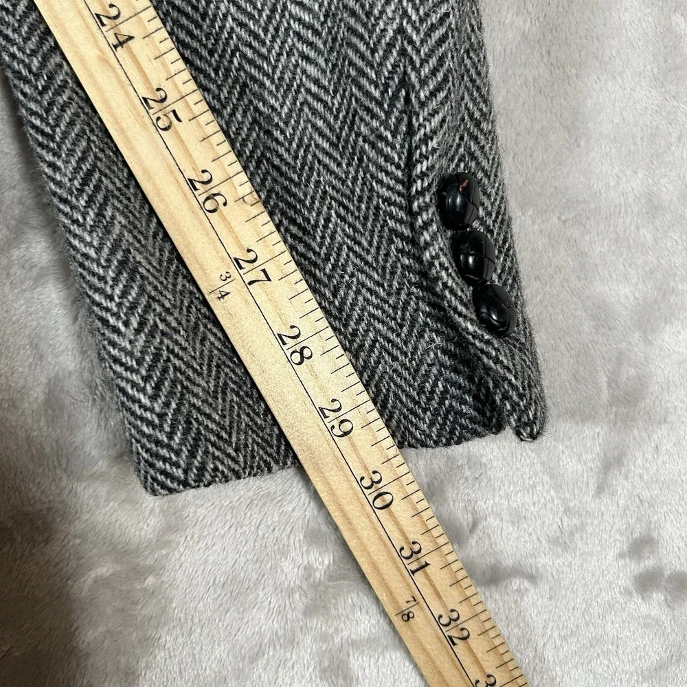 VTG Harris Tweed Blazer Mens 40R Gray Herringbone Wool Handwoven Sport Coat